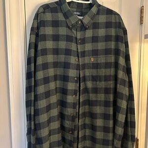 Izod Men's Casual Green and Black Checkered Shirt